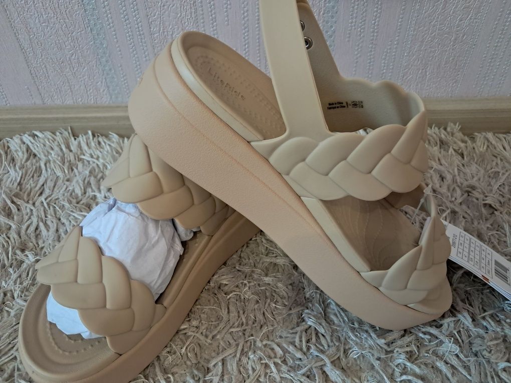 Продам Босоніжки Crocs