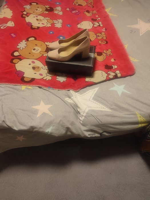 Продаю туфли лаковые