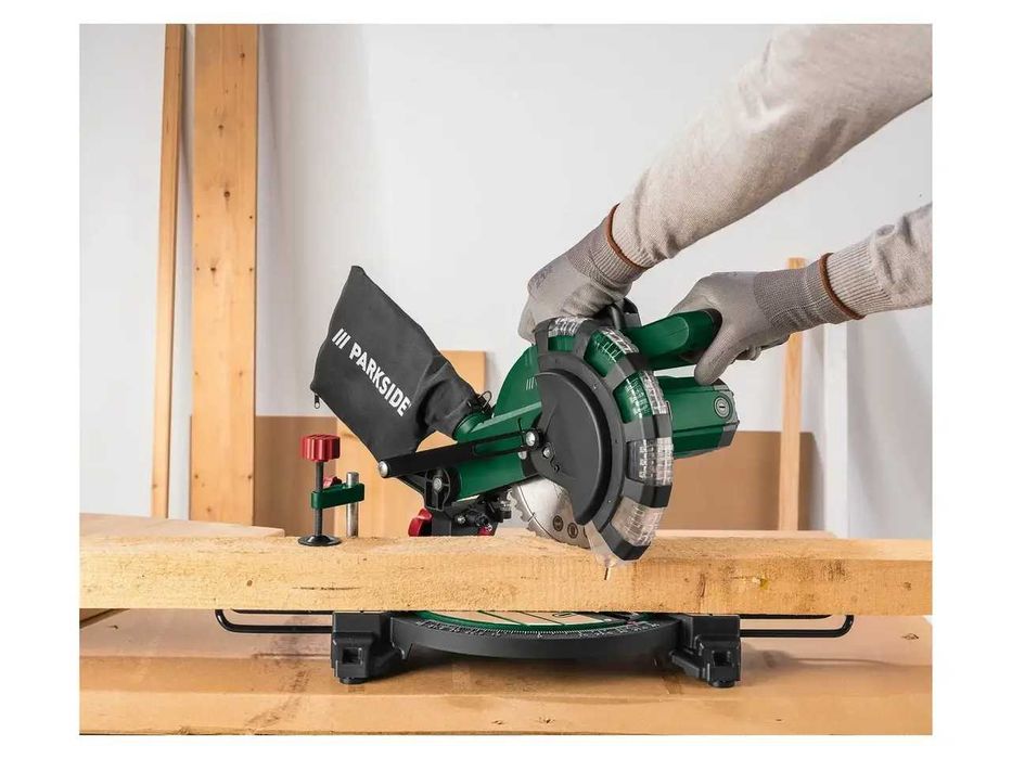 Пила торцювальна Parkside PKS 1500 C4 1500Вт Торцювання для дерев