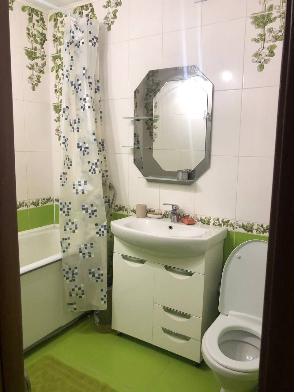 Продаж 2 кім кв з АО в Новогуйвинську