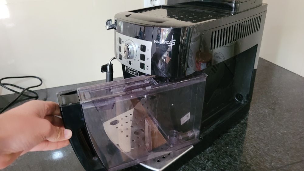 Máquina de café DeLonghi Magnifica S