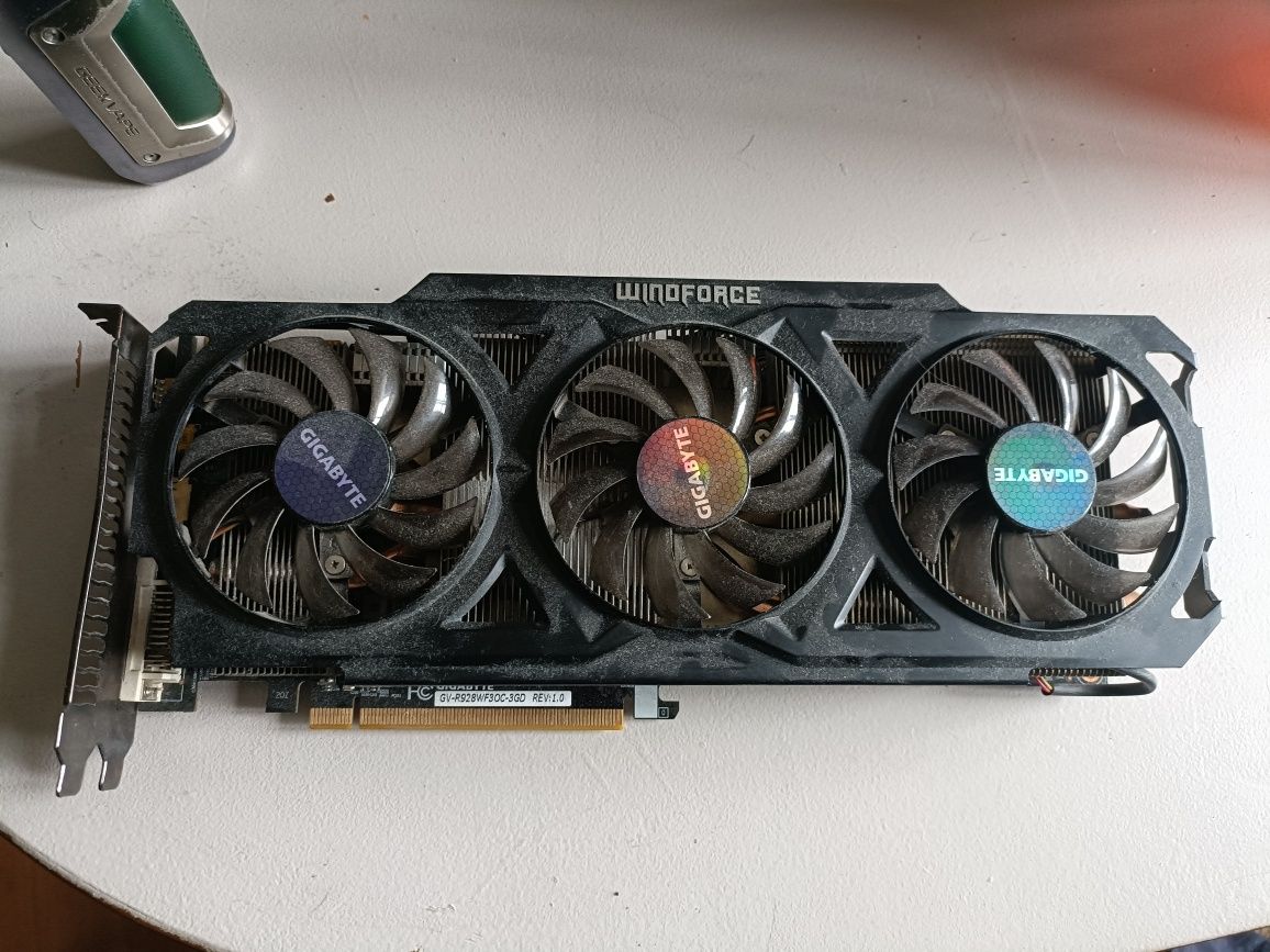 Gigabyte GV-R928WF3OC-3GD REV:1.0