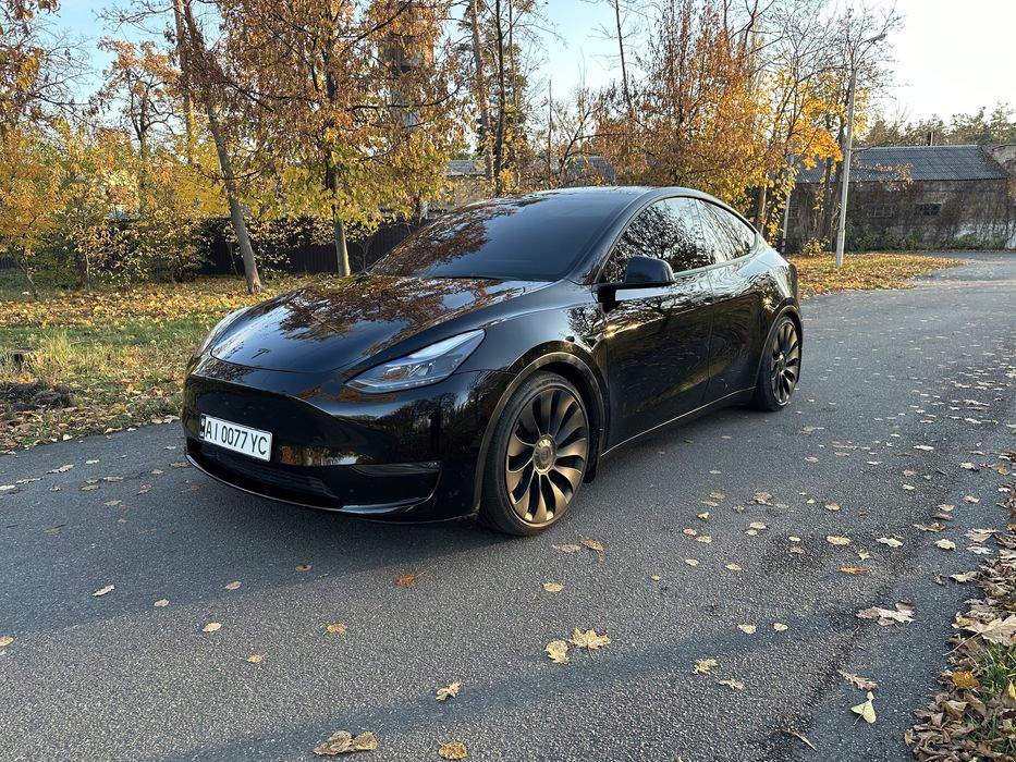 Продам tesla y performance