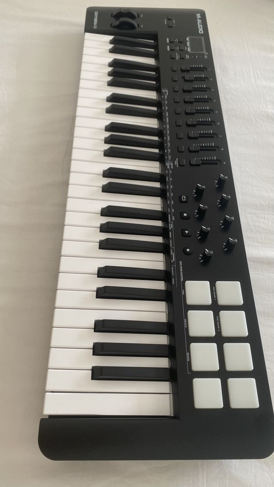 Controlador MIDI M-Audio Oxygen 49