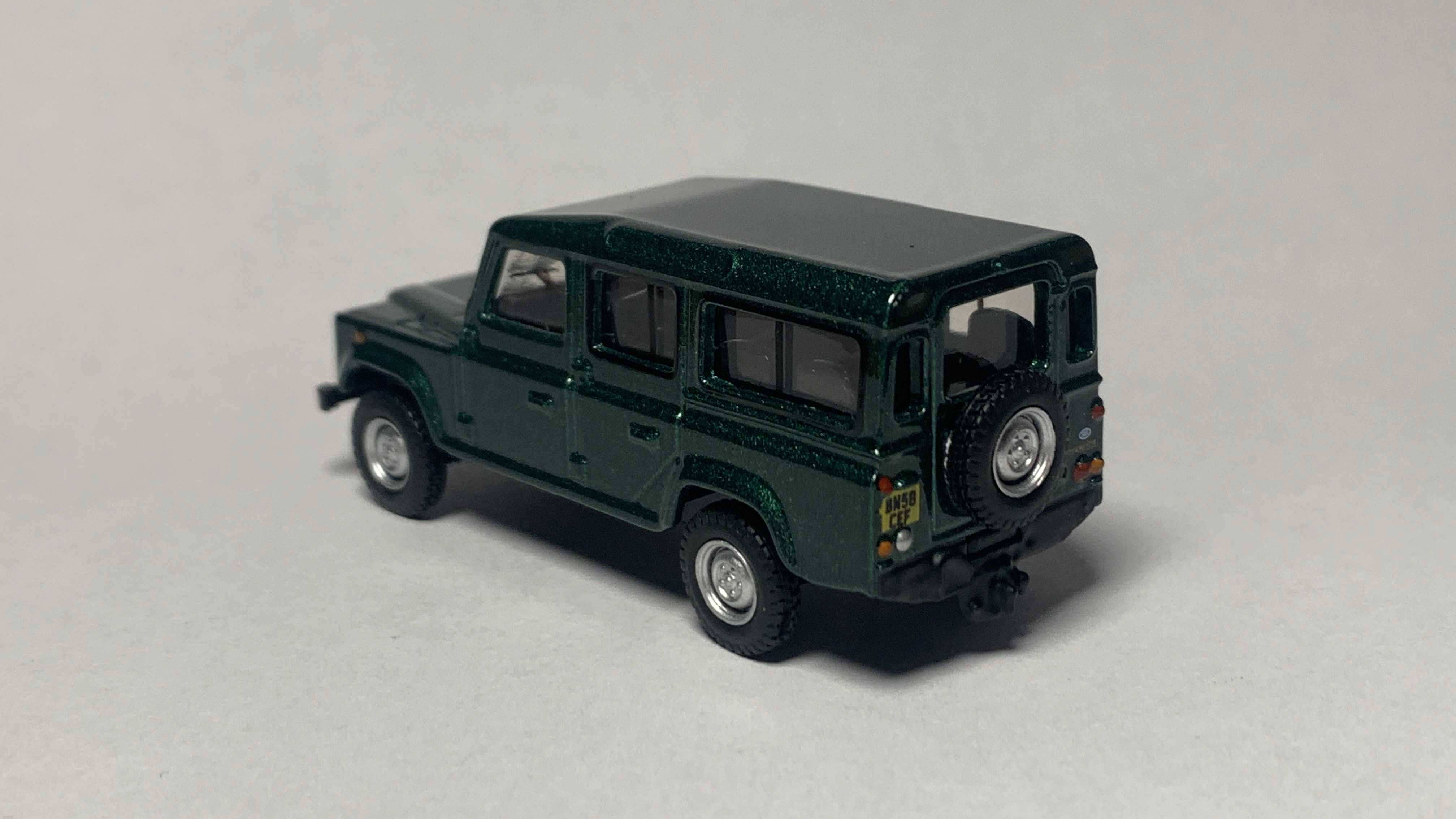 Land Rover Defender Model Kolekcjonerski 1:76