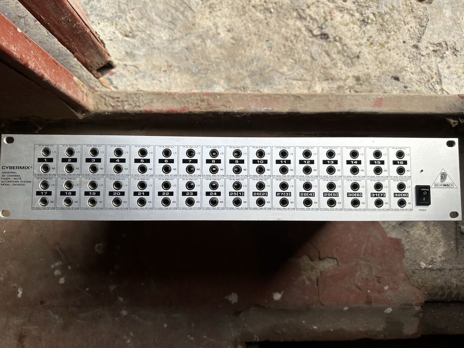 16-канальна автоматизація фейдерів з керуванням VCA