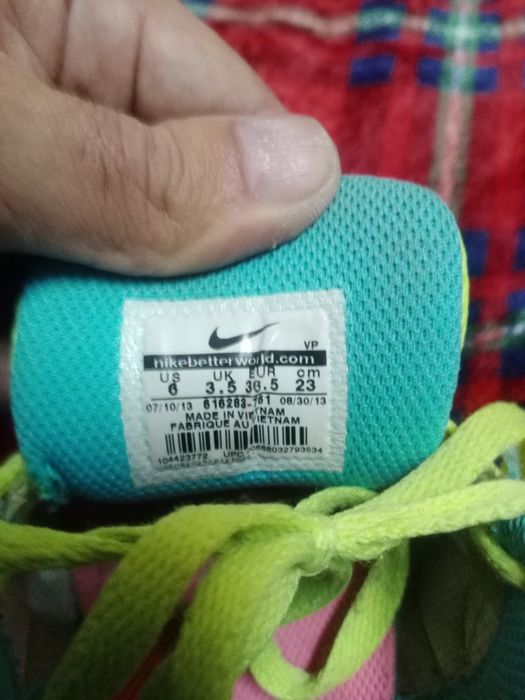 Продам кроссовки nike
