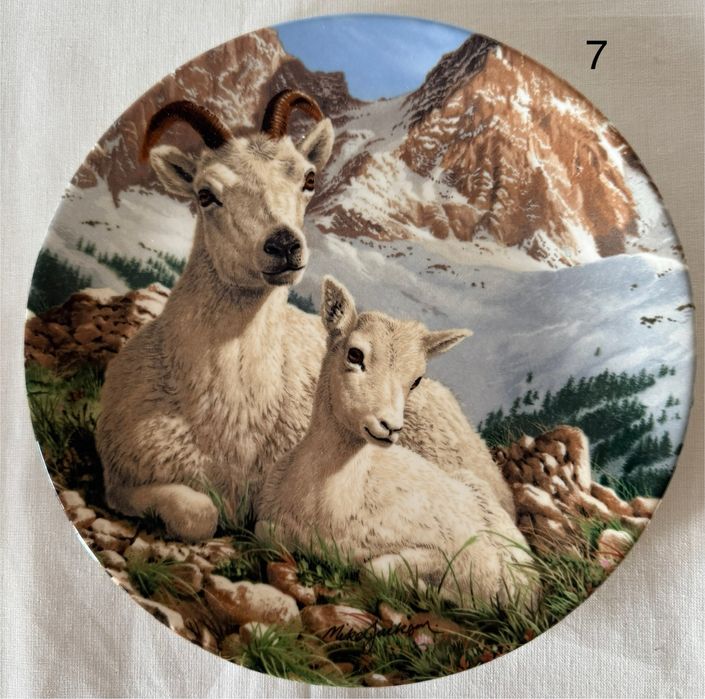 Колекція вінтажних тарілок Краса полярної дикої природи.