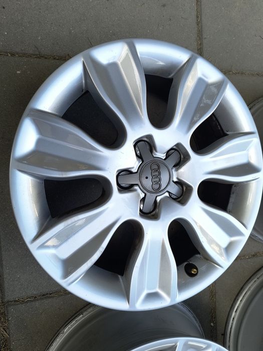 Felgi Audi A1 VW Skoda 16" Jak nowe! 8X0_601_025_A