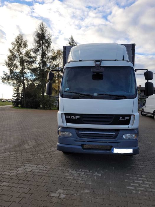 DAF LF 55.220 – Stan bardzo dobry! Winda, ładowność 10,8 t