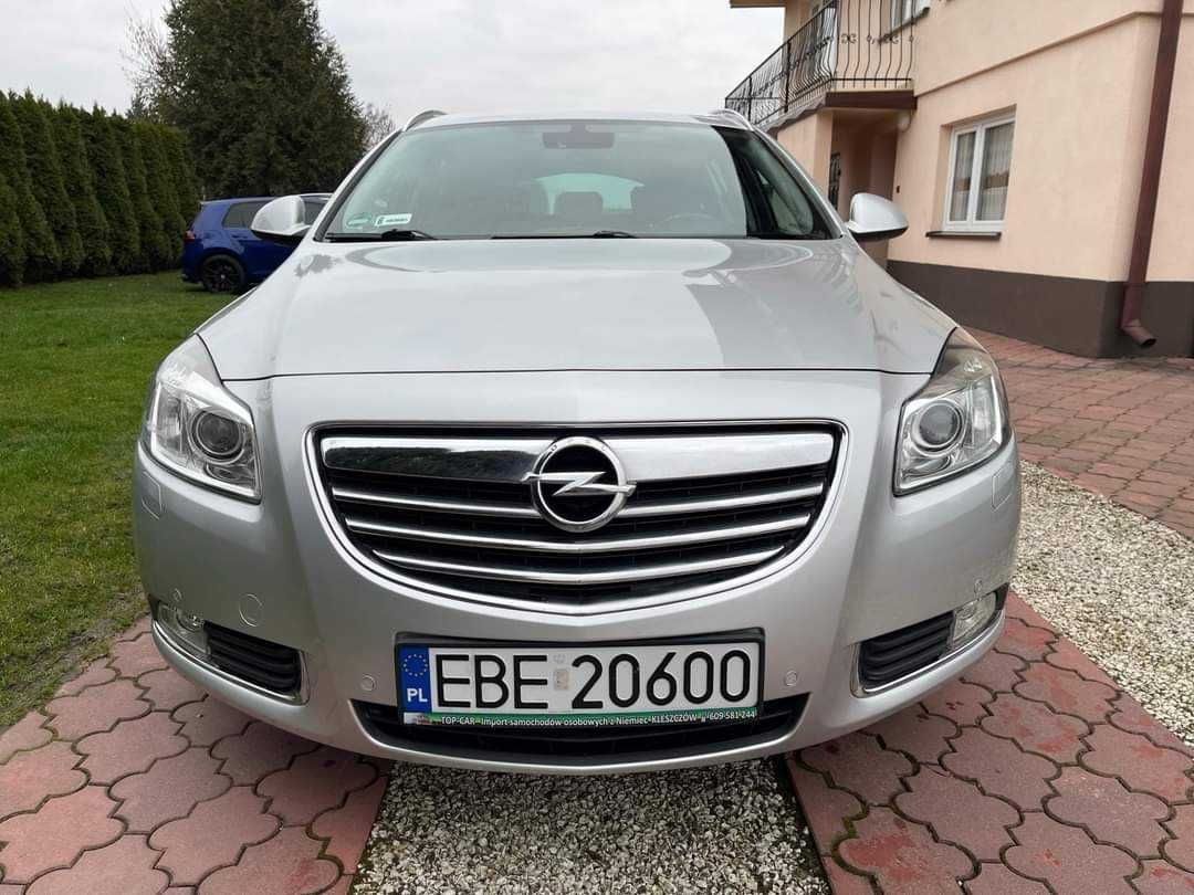 Opel Insignia 2.0 Biturbo 4x4, Hak