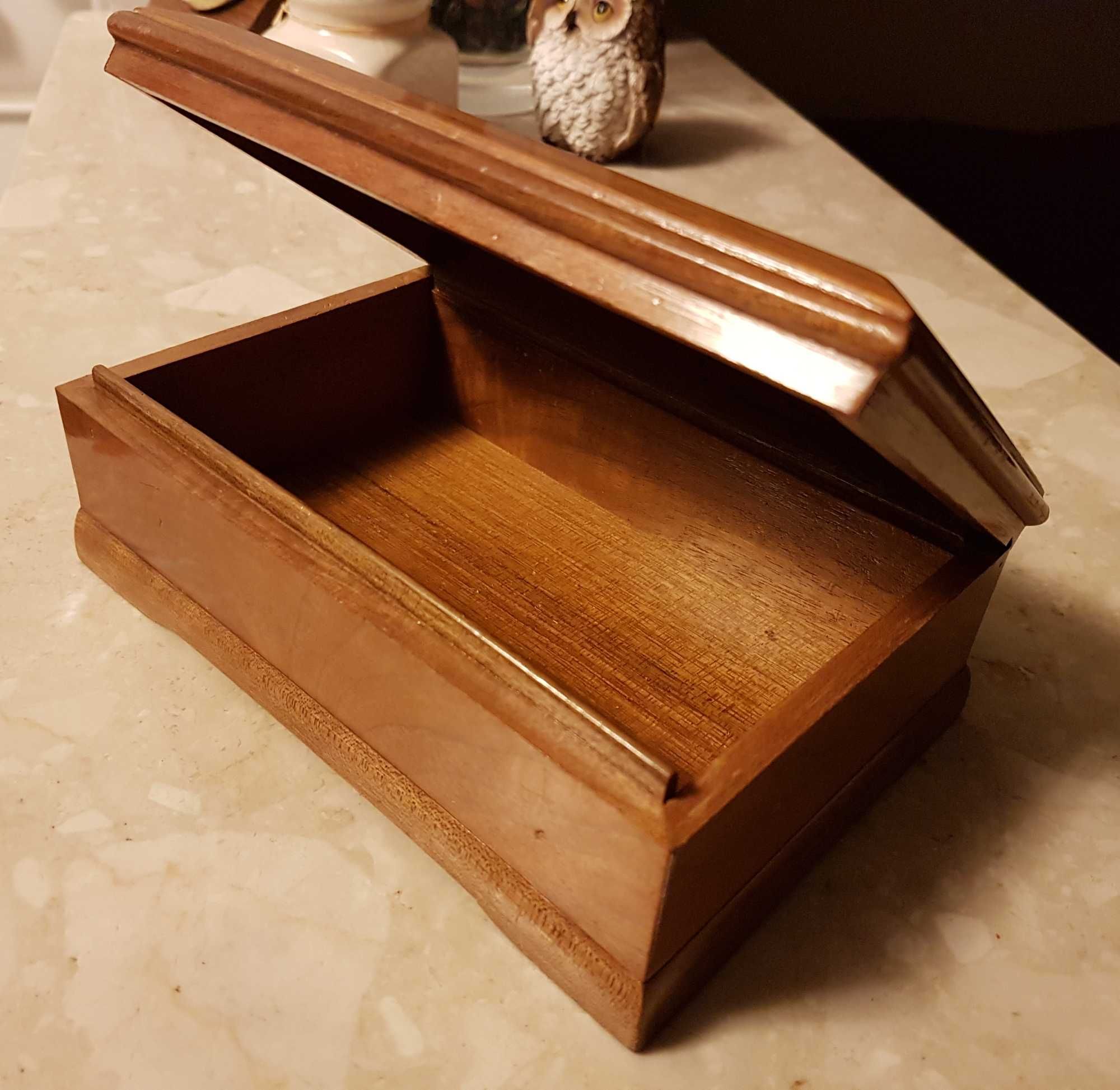 Szkatułka drewniana, pudełko na karty