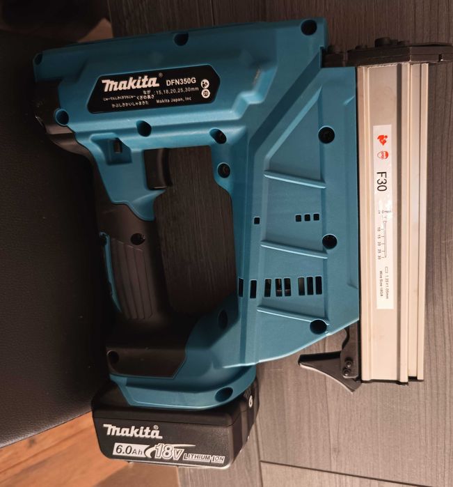 Gwoździarka Makita DFN350G wyprzedaż