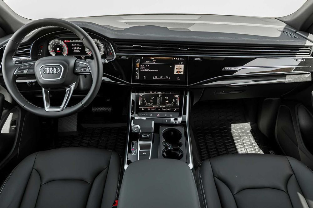 Audi Q8 PREMIUM      2025