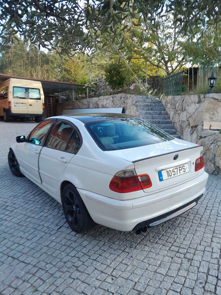 Bmw 320   bom estado