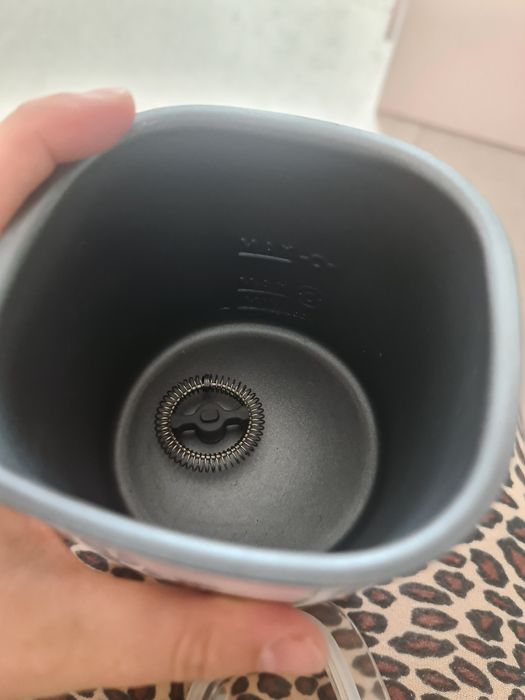 Kubek spieniający mleko Tchibo Cafissimo biały spieniacz do mleka
