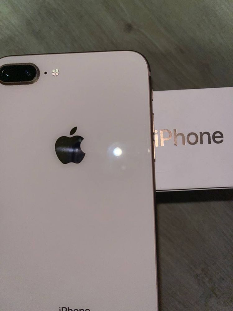 iPhone 8 plus 64 gold newerlock