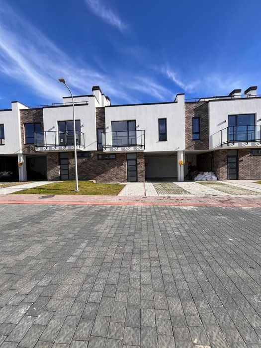 Оренда сучасного котеджу біля Львова, с. Липники