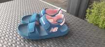 Sandały piankowe marki New Balance rozmiar 33