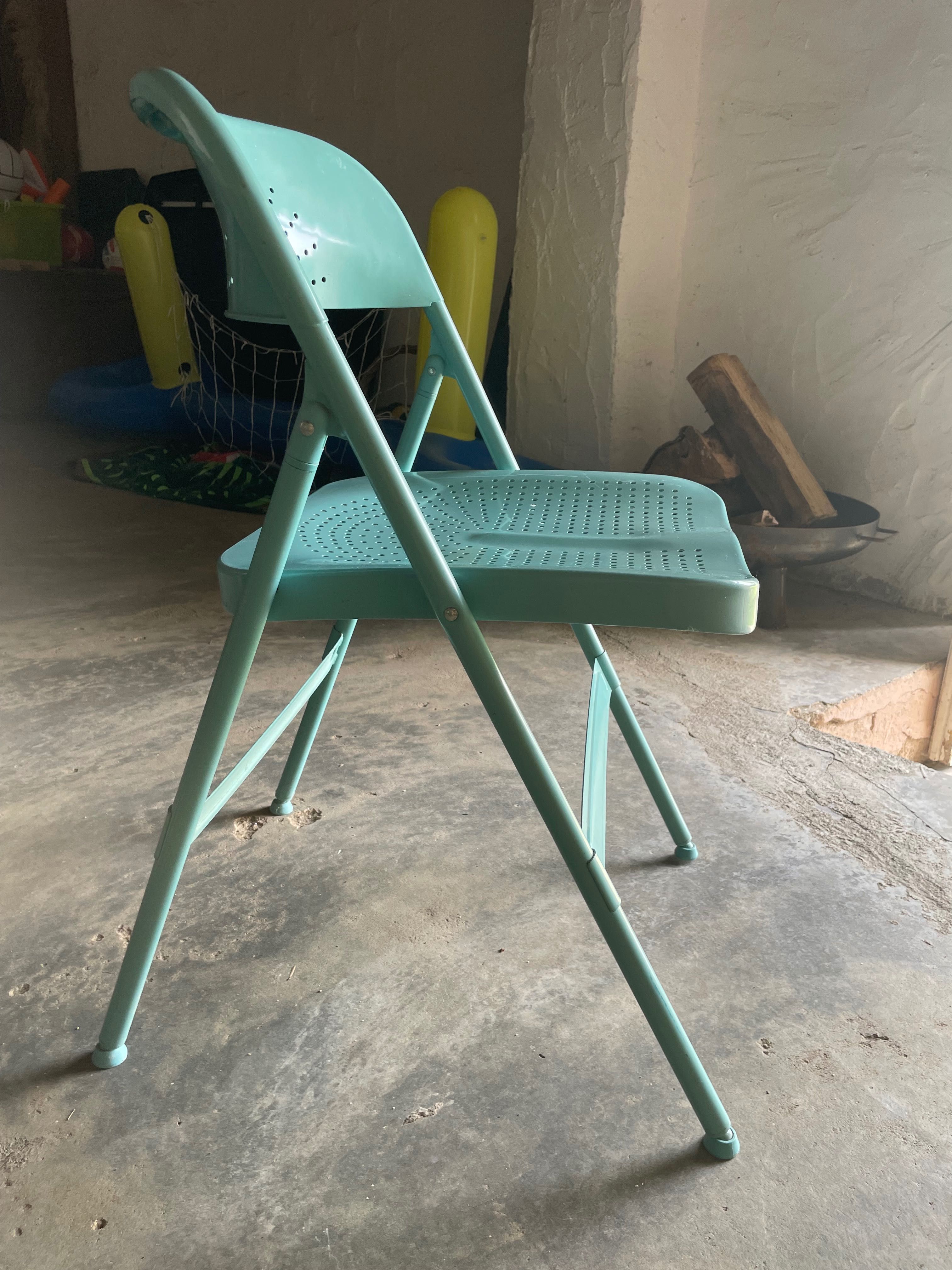 Cadeiras metálicas dobráveis