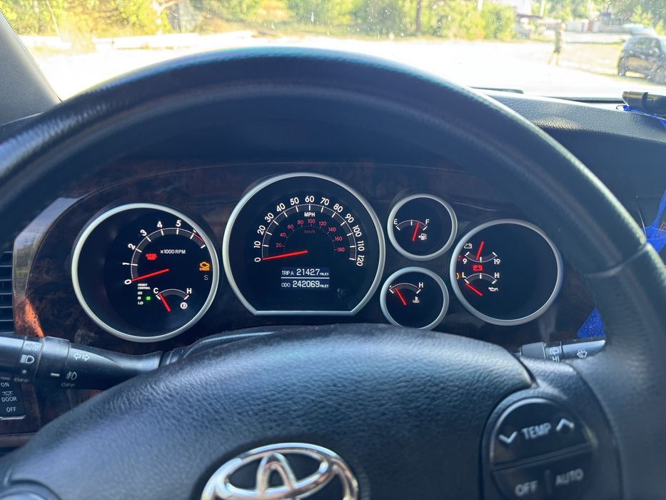 Toyota sequoia 2008