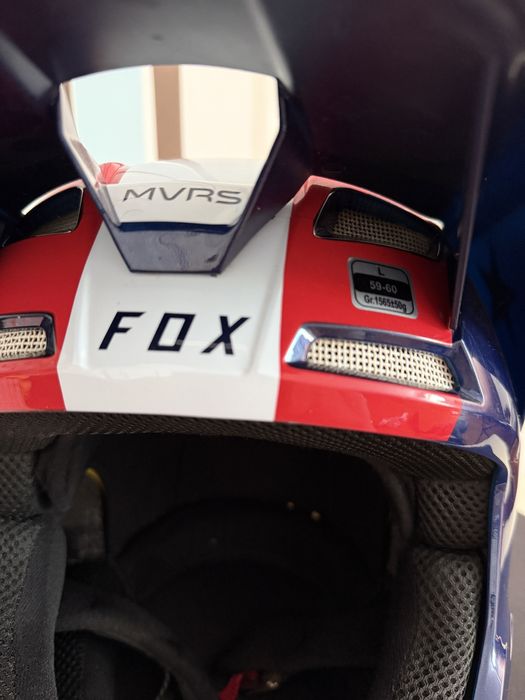 Fox v1 mips motorcycle helmet
