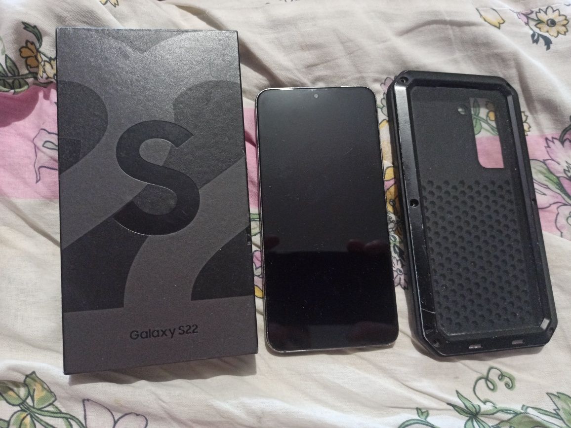 Samsung S22 8/256