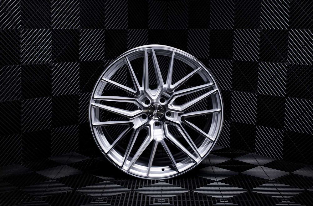 Felgi Japan Racing JR38 20" 5x114,3 Maserati Ghibli