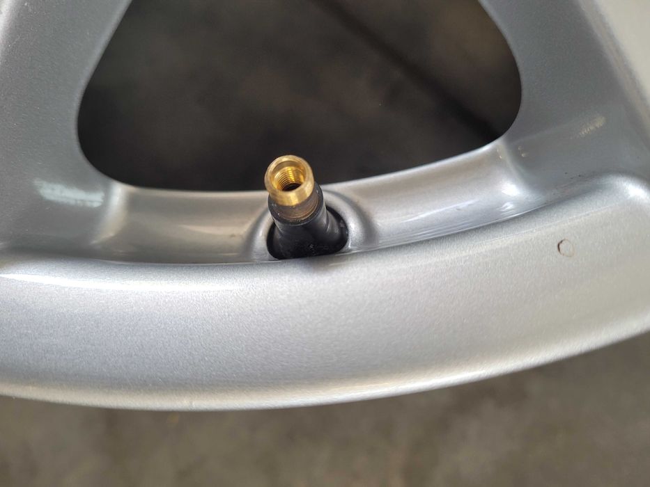 Felgi aluminiowe r 16 bmw 5 x 120 komplet