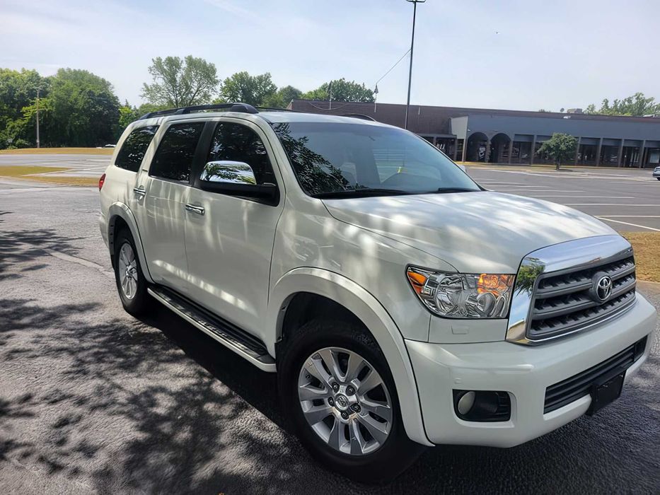 Toyota Sequoia      2014