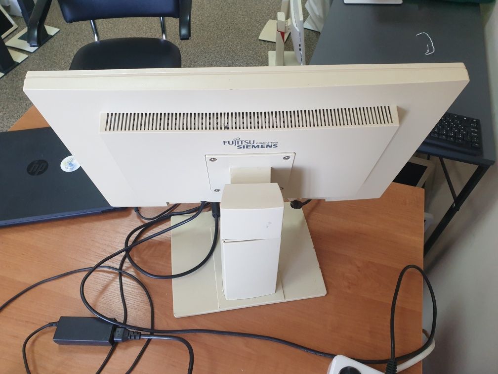 Монитор 22" Fujitsu 22w-3a FHD