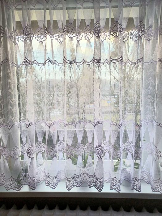 Krótka firana żakardowa