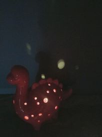 Świecący dinozaur