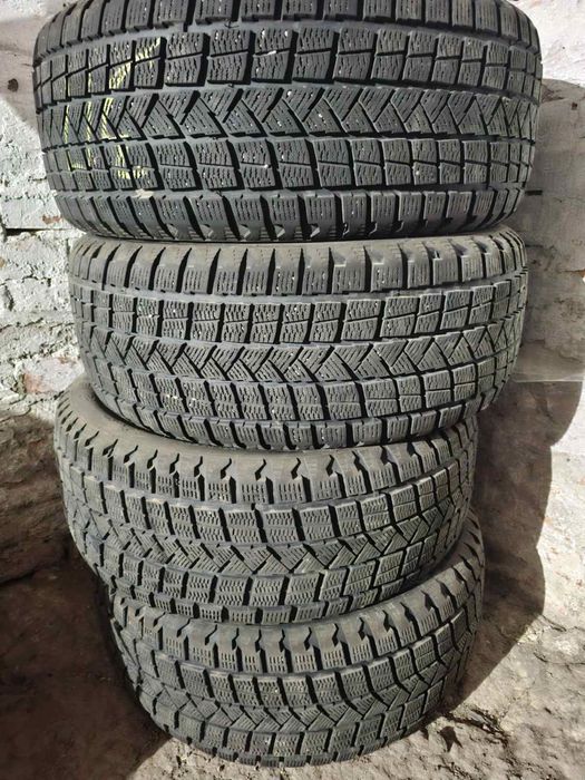 Продам зимні шини