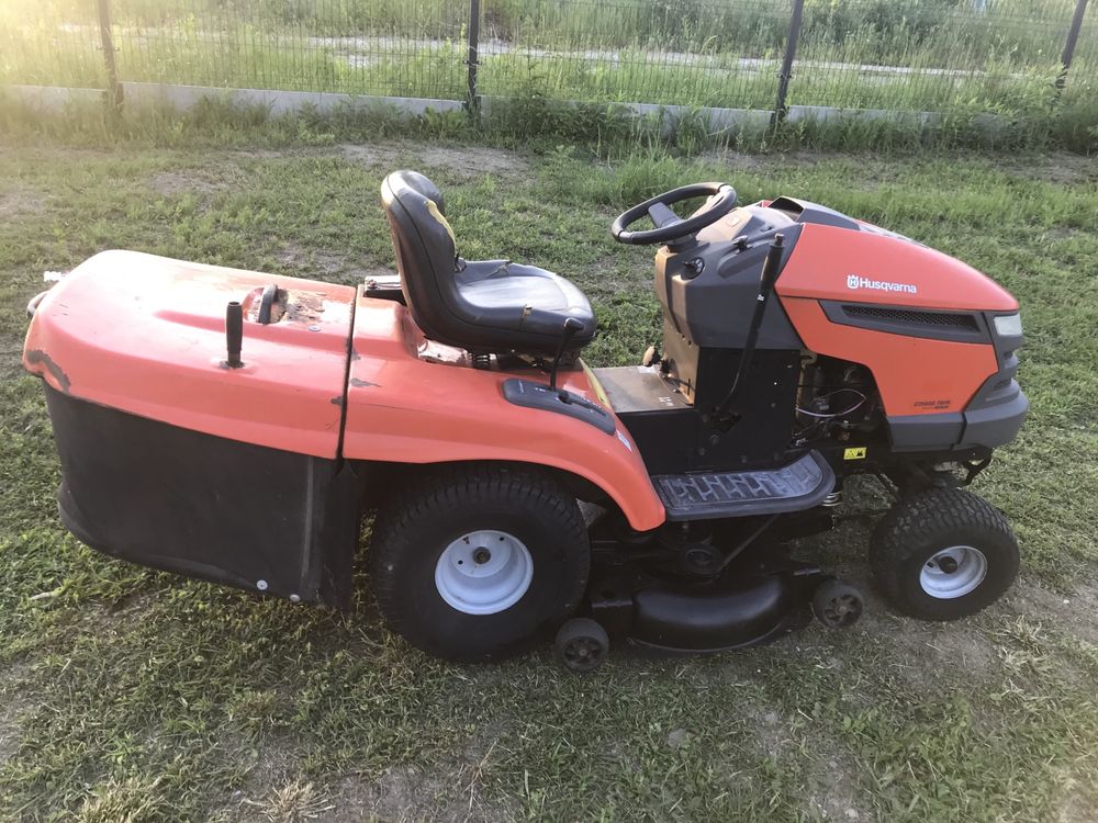 Kosiarka traktorek Husqvarna CTH200 Twin Kohler 20hp 725 cc