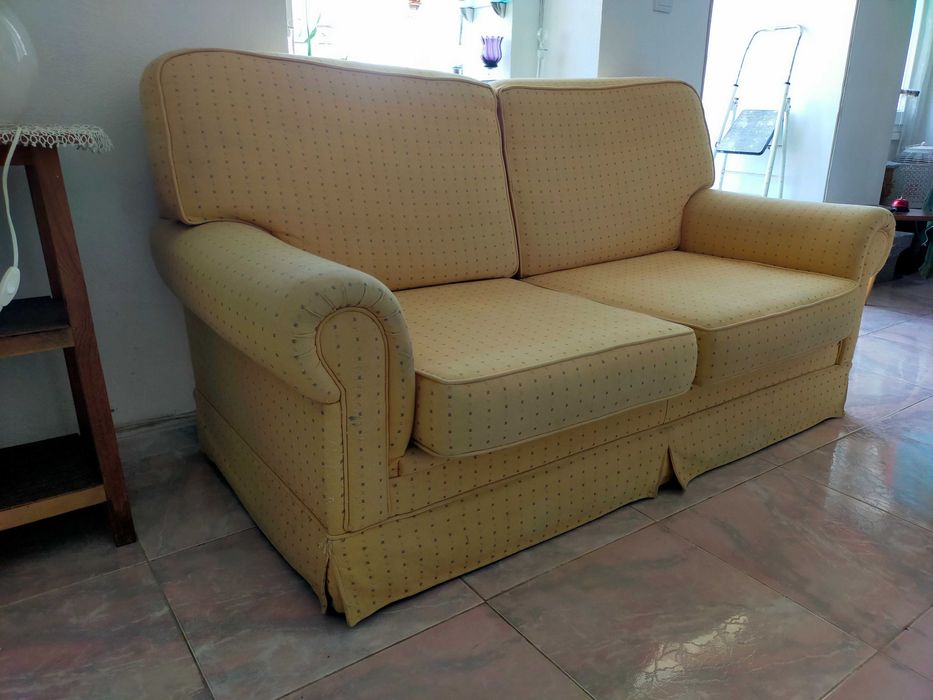 Vendo sofá de dois lugares