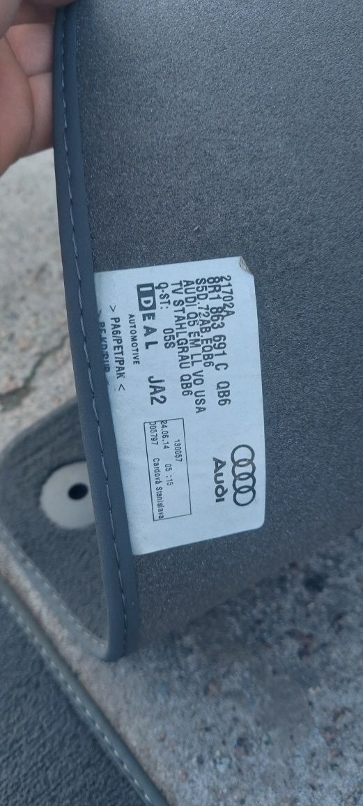 Оригінальні килимки Audi Q5 сірого кольору Коврики поліки