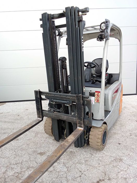 Empilhador STILL de 2 ton electrico sobe ate 5 mts 2014