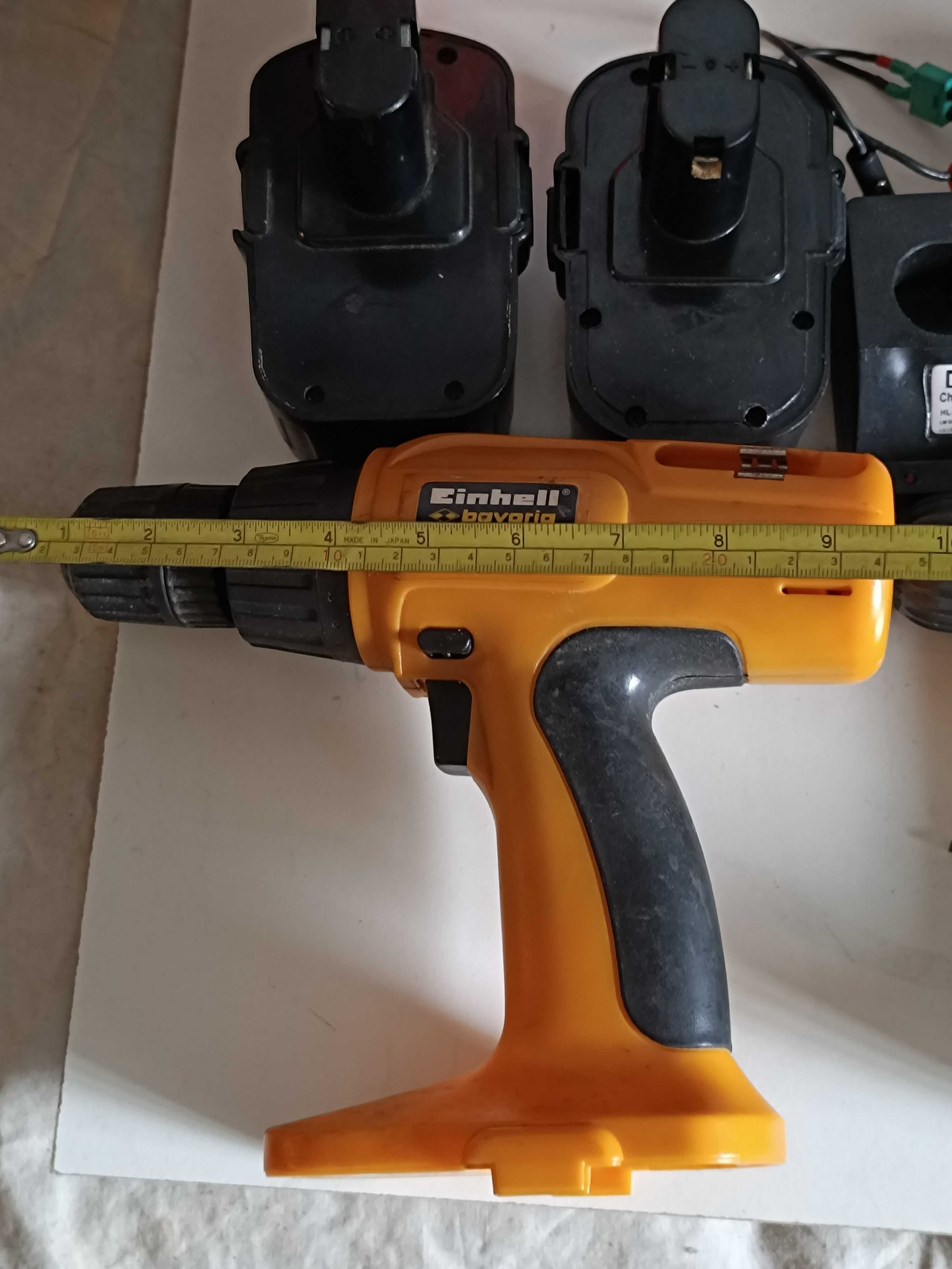 2 Aparafusadores elétricos com baterias