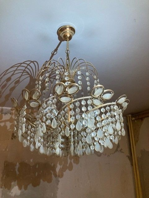 Żyrandol pokojowy, stan bardzo dobry.