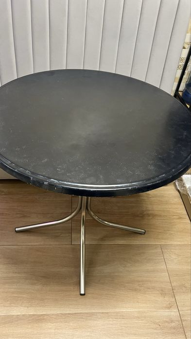 Стіл для кухні