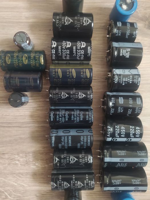 Конденсатори електролітичні високовольтні