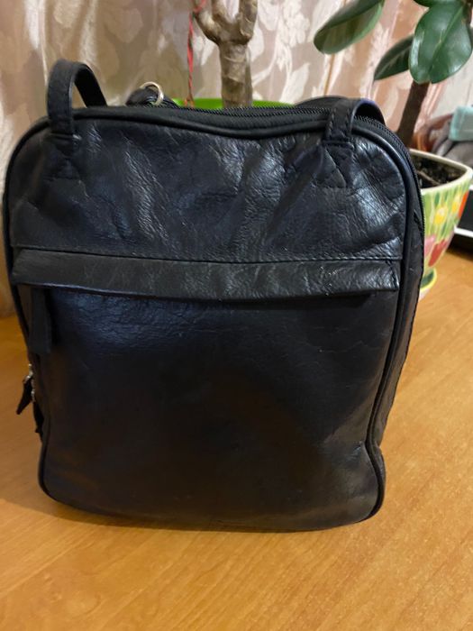 Жіночий шкіряний рюкзак