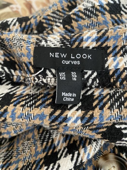 Sukienka na szelkach na zimę idealna na golf koszulę plus size