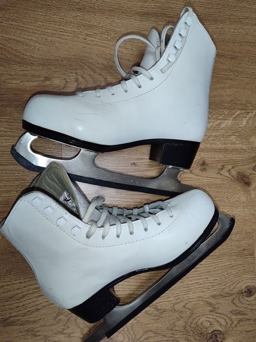 Продам ковзани дівчачі