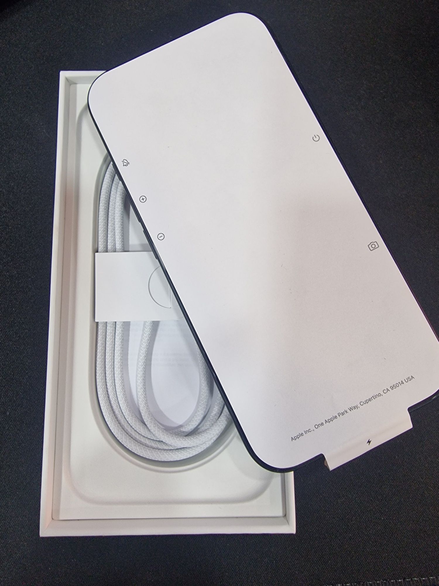 Iphone 16 novo sem