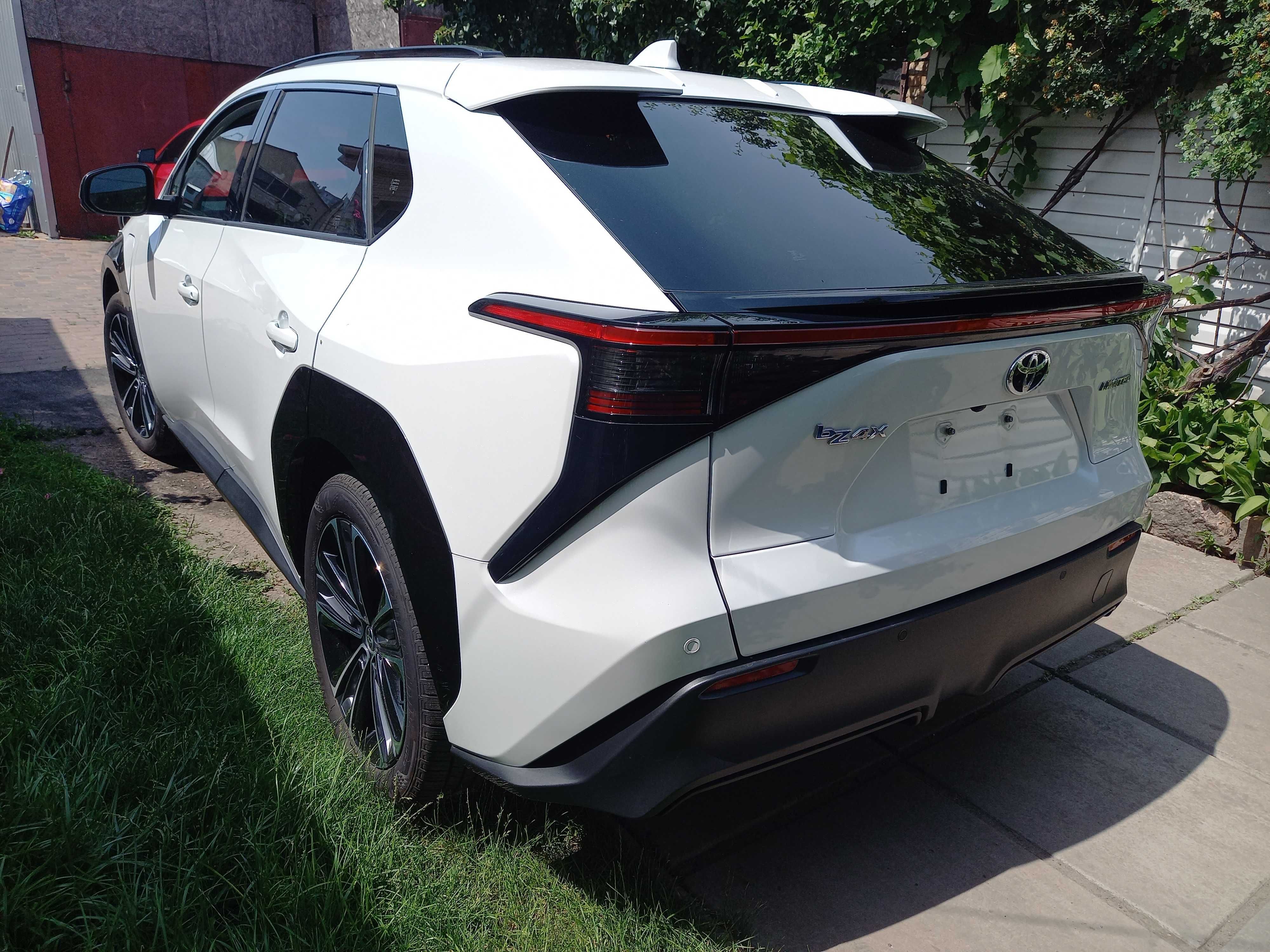 Toyota bZ4X Xle 2023 71.4 kWh (204 к.с) 5 тис пробігу!