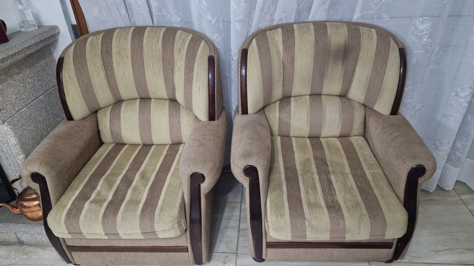 Sofá cama com 2 Poltronas