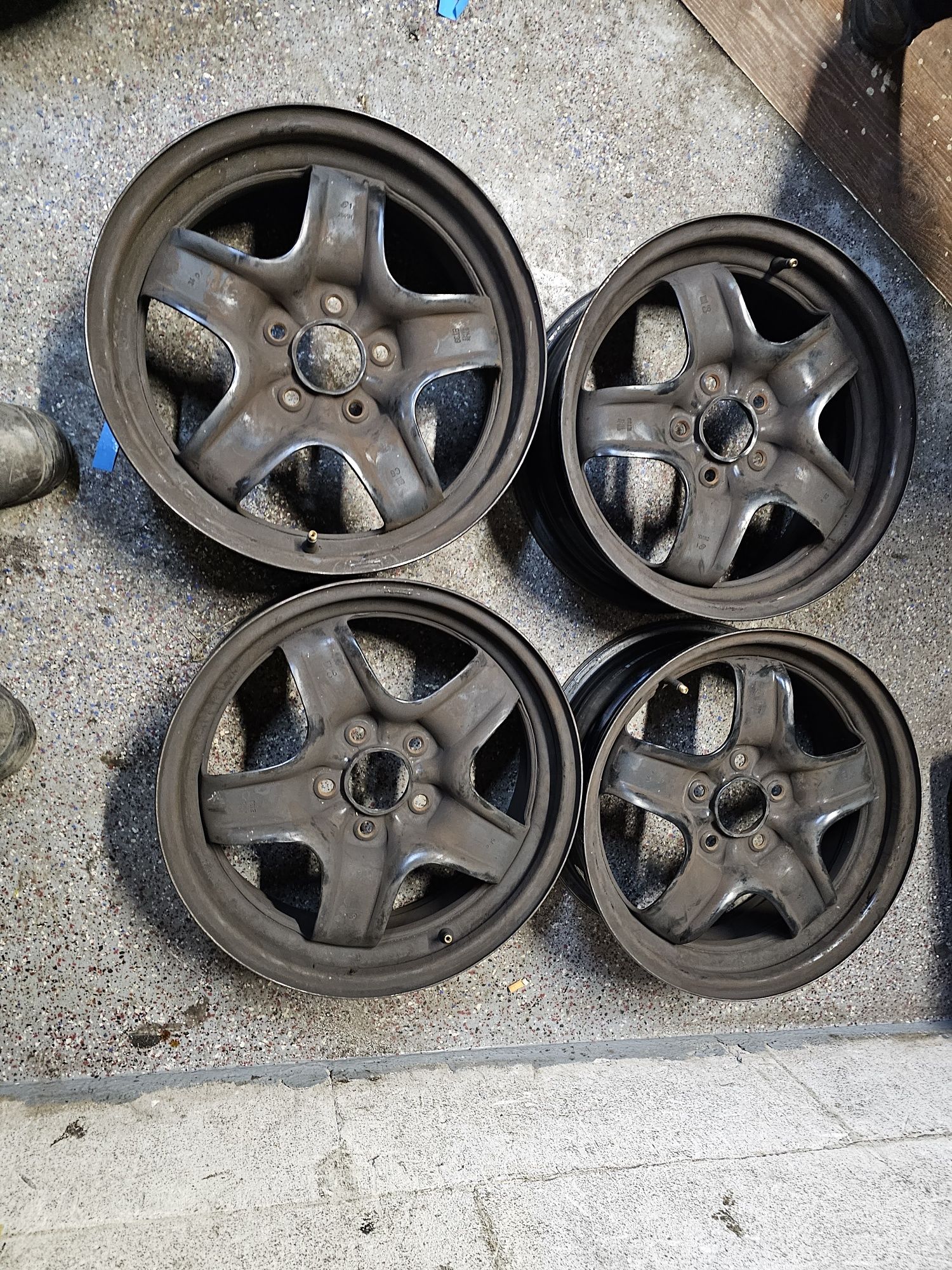 Felgi Stalowe Strukturalne Opel R16 5x110 ET39-6.5J