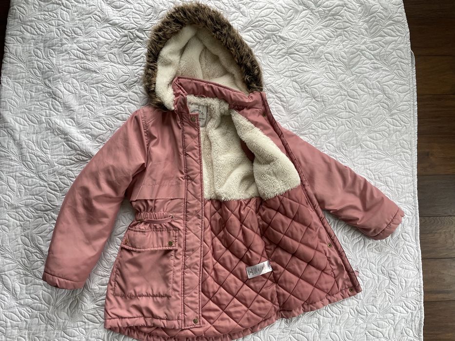 Ocieplana kurtka przeciwdeszczowa rozmiar 140-146